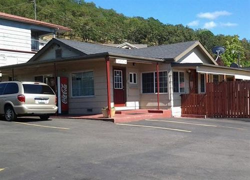 Roseburg Inn Exterior photo